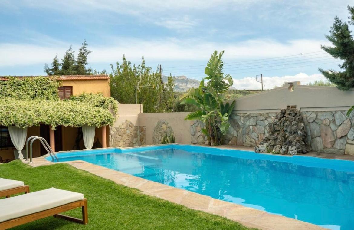 Dm Elegant And Charming Villa Foinikiá Стая снимка