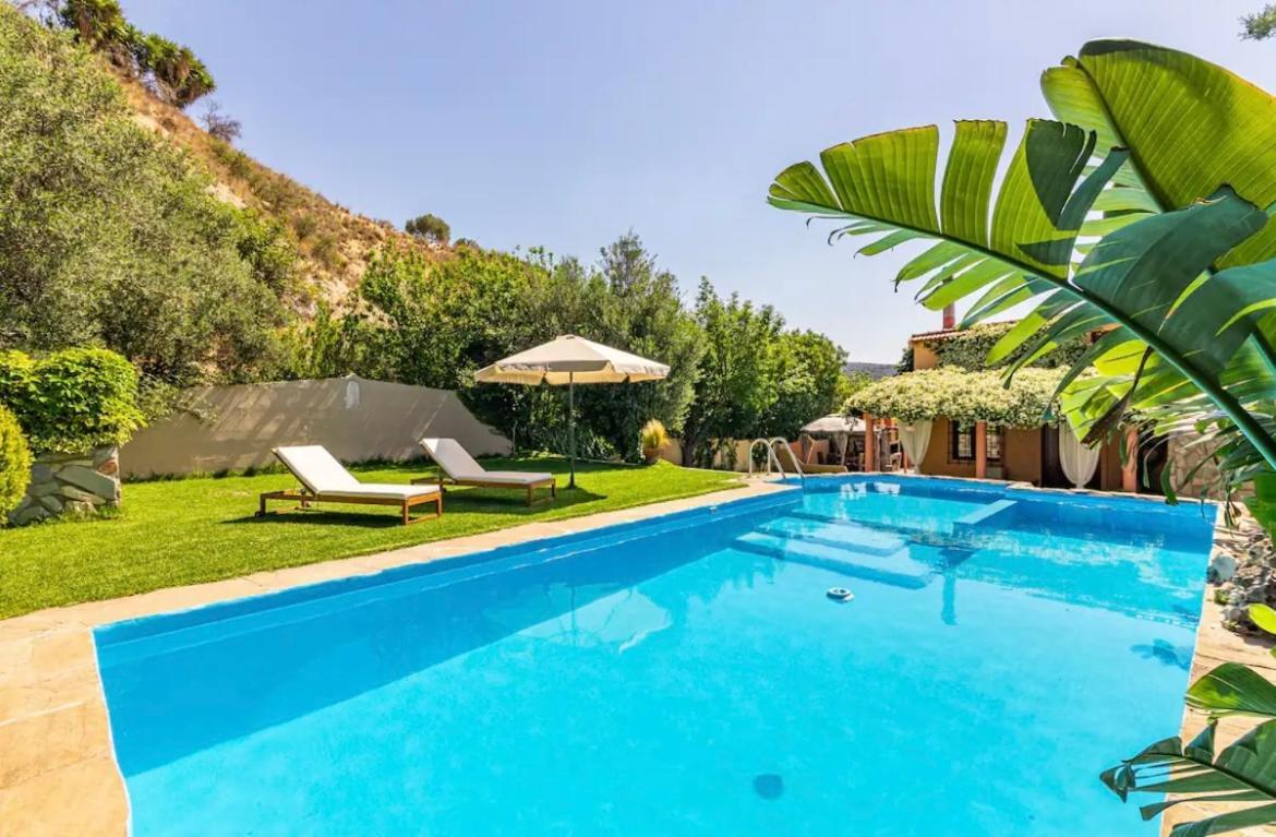 Dm Elegant And Charming Villa Foinikiá Стая снимка