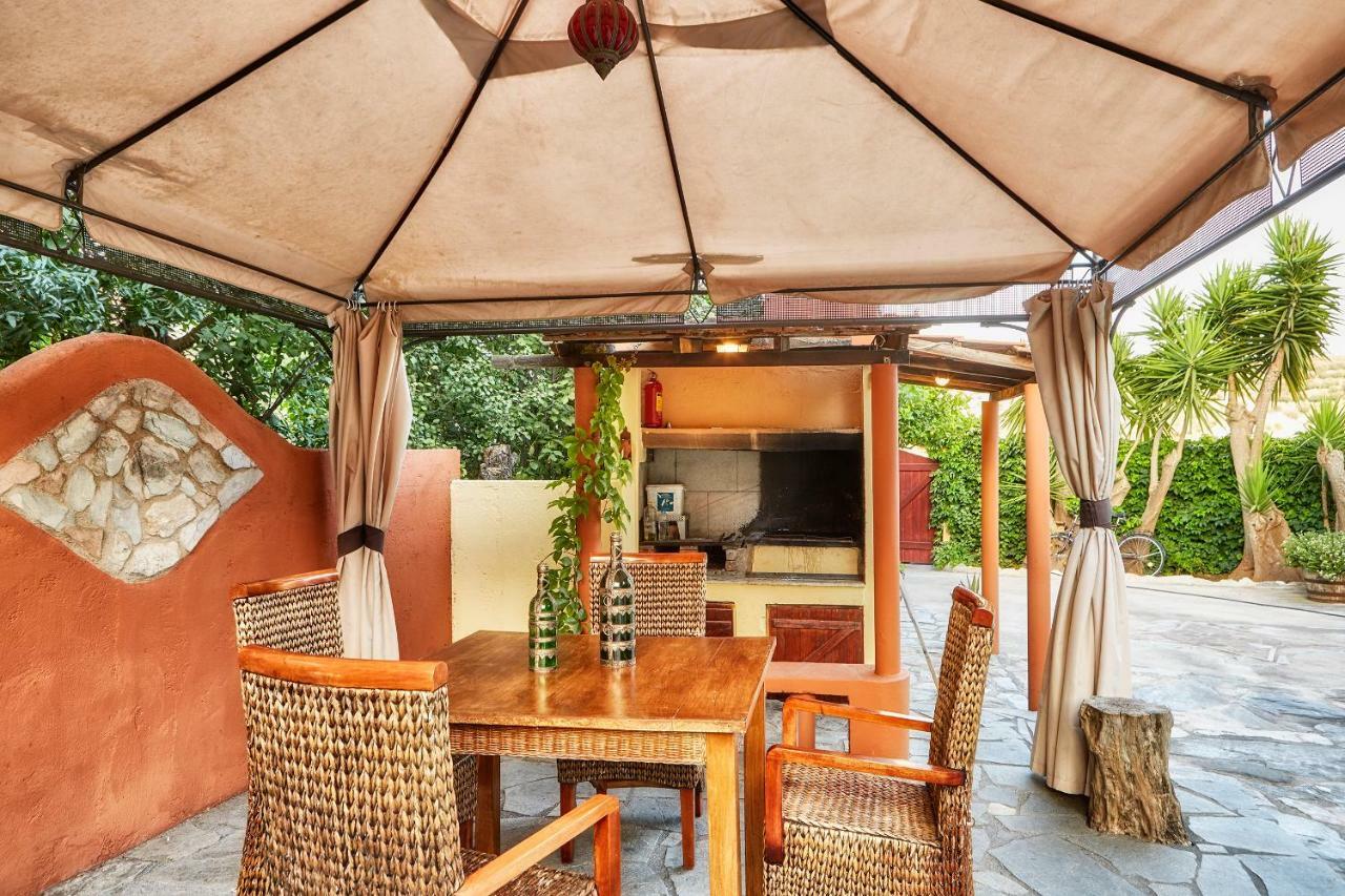 Dm Elegant And Charming Villa Foinikiá Екстериор снимка